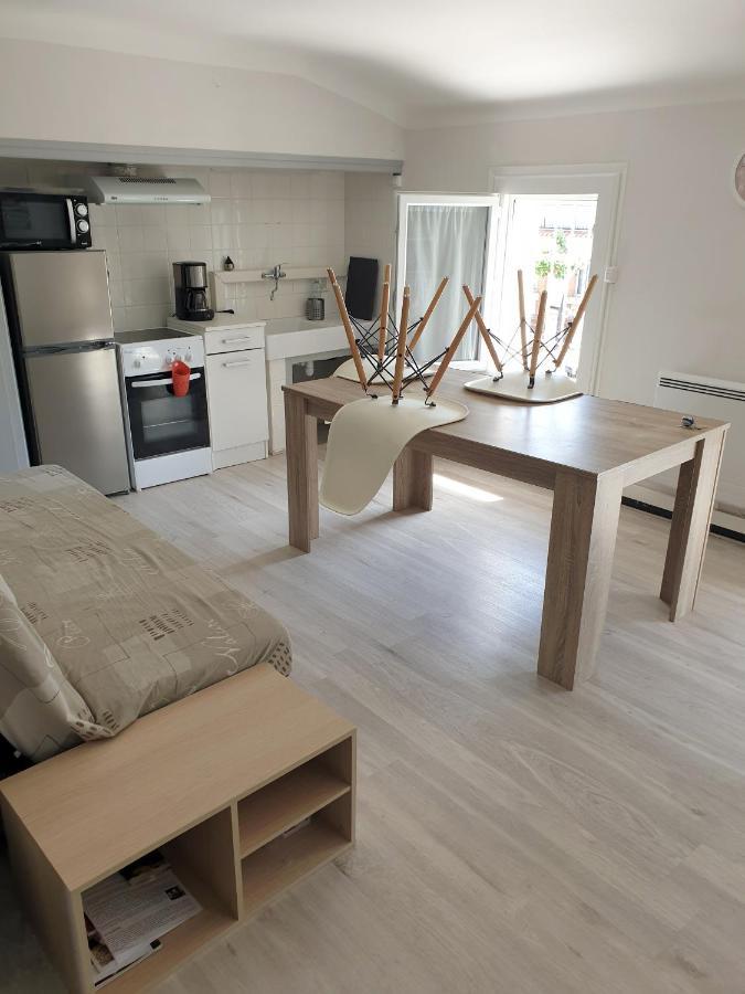 Appartement 62 M2 1Er Etage Avec Jardin Au Rdc Saint-Génis Buitenkant foto